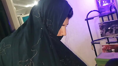 Refugiada Hindi Desi paga asilo com massagem tantrica e sexo  &period; El Toro De Oro